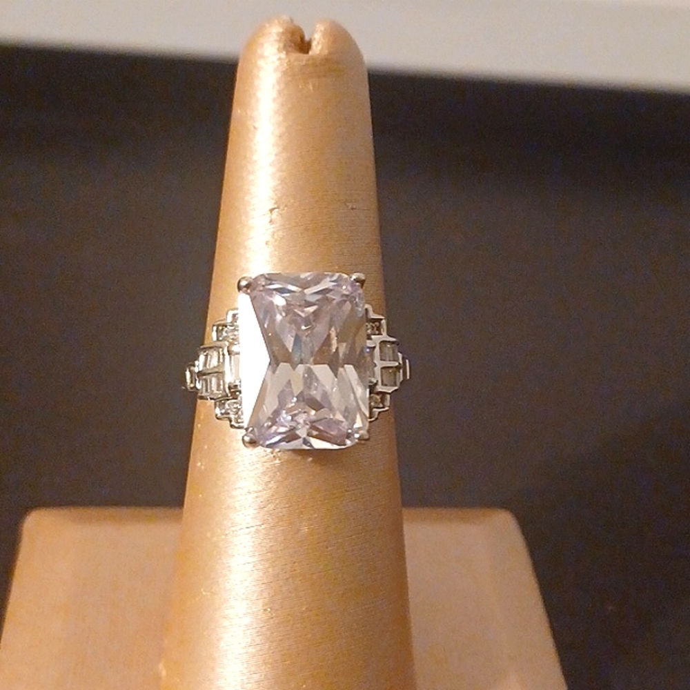 Diamond Simulant Ring! - image 1